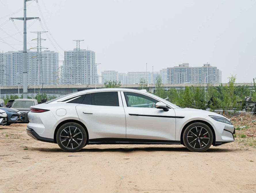 BYD Han L DM-i 200KM Basic 2025 BYD Han L DM-i 200KM Basic 2025
