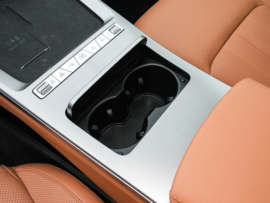 BYD Han L DM-i 200KM Basic 2025 BYD Han L DM-i 200KM Basic 2025