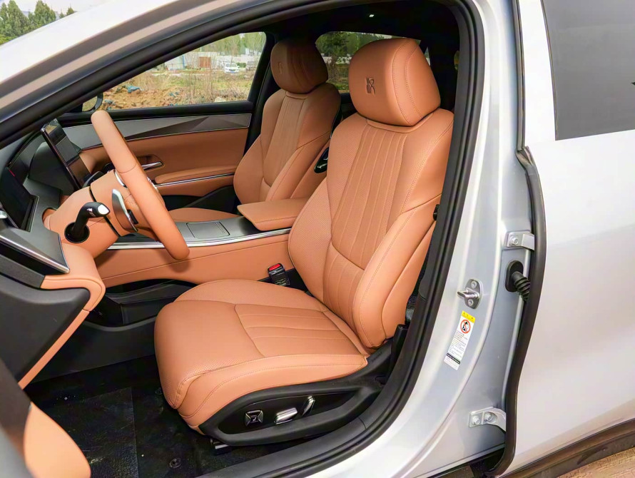 BYD Han L DM-i 200KM Basic 2025 BYD Han L DM-i 200KM Basic 2025