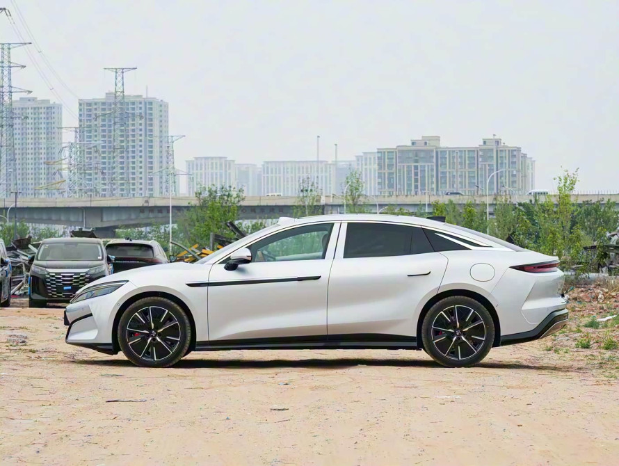 BYD Han L DM-i 200KM Basic 2025 BYD Han L DM-i 200KM Basic 2025