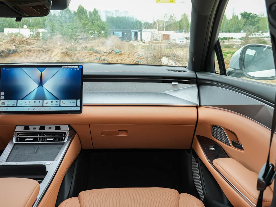 BYD Han L DM-i 200KM Basic 2025 BYD Han L DM-i 200KM Basic 2025