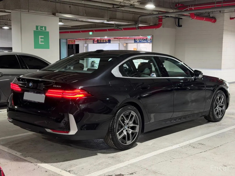 BMW 5-Series 530i Luxury 2025 BMW 5-Series 530i Luxury 2025