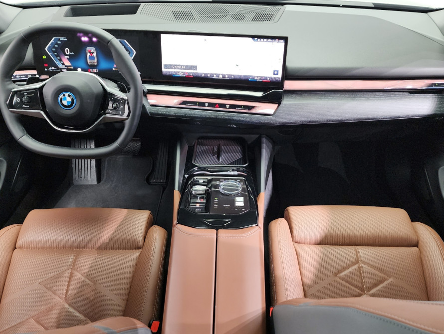 BMW 5-Series 530i xDrive 2025 BMW 5-Series 530i xDrive 2025